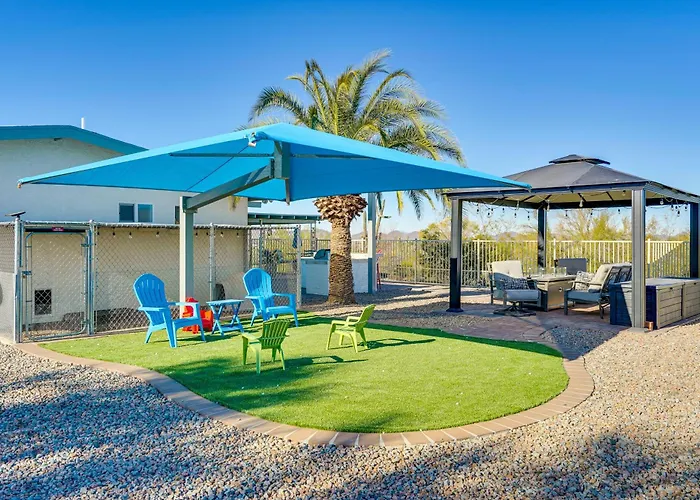 Classy Escape W/ Fire Pit On 5 Acres! Vakantiehuis