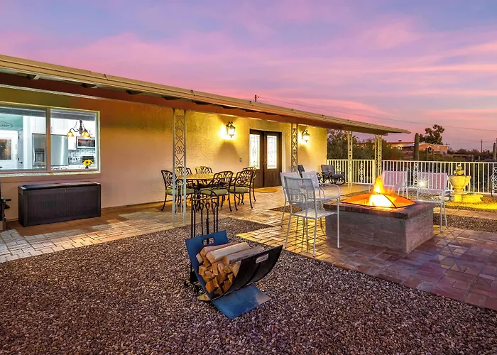 Classy Escape W/ Fire Pit On 5 Acres! Dom wakacyjny *