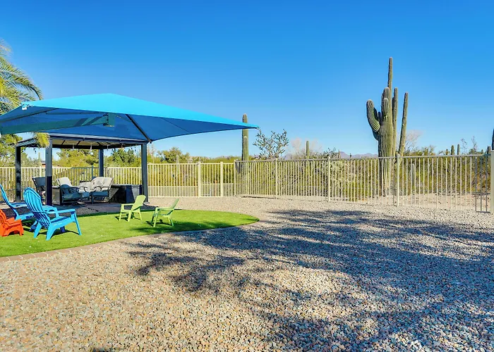 Classy Escape W/ Fire Pit On 5 Acres!